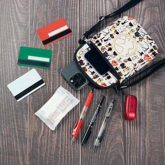 Trendy Game-Inspired Crossbody Bag with Water-Resistant Canvas and 3 Pockets - Picture 6 of 8